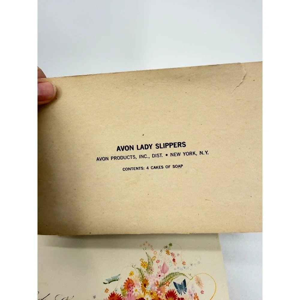 Avon Lady Slippers Soap Set VTG Guest Bath Decorative Floral Gift Whimsical NOS